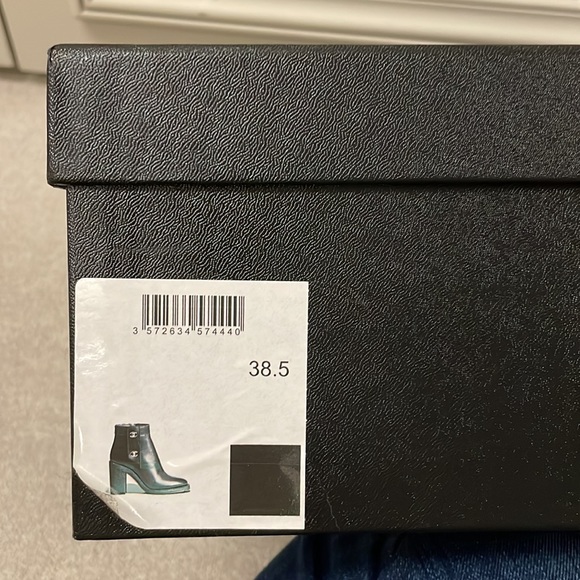 Chanel turn lock boots 38.5 - Picture 12 of 15